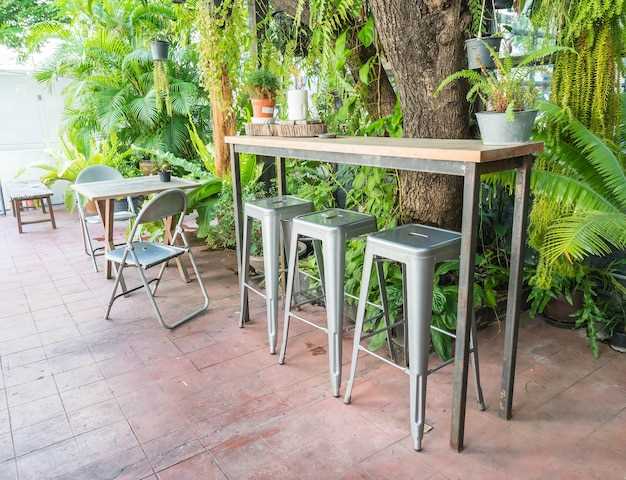 Ventajas y desventajas de las mesas de metal para balcones