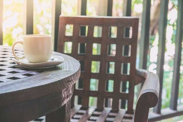 Mesas Multifuncionales para Aprovechar Balcones Modernos con Estilo